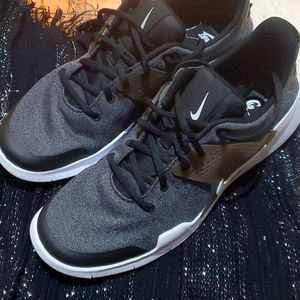 Nike sneakers size 10